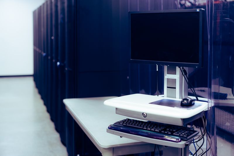 Server infrastructure in a data centre